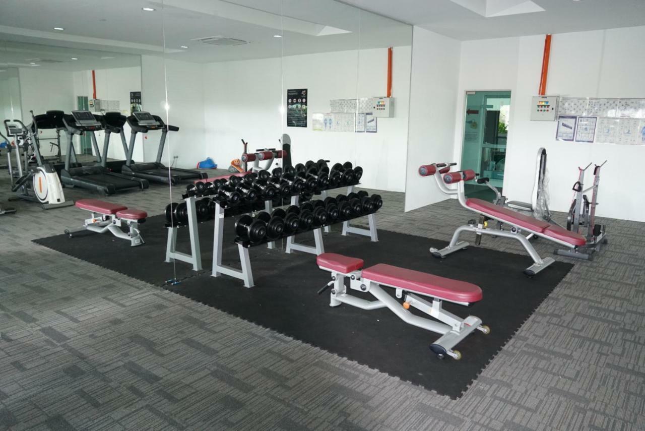 2 Carpark Gep 5 Star Hotel Bed & Sofa Studio Seri Kembangan Exterior foto